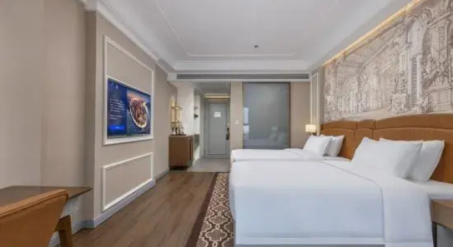 Vienna International Hotel（Dushanzi，at the Starting Point of Duku Highway，in the Gourmet Street））, Book Hotel Hotels in Xinjiang with Parking, Parking