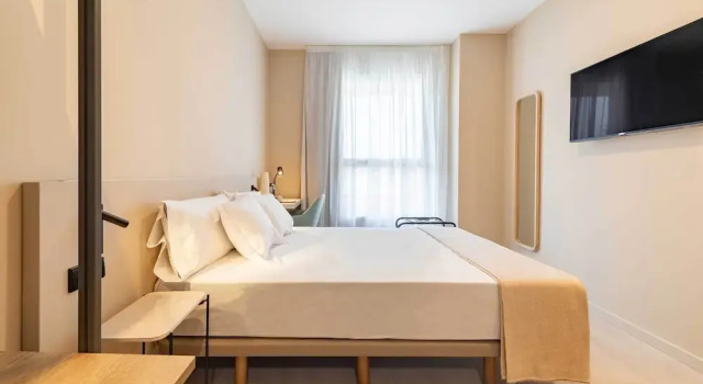Двухместный номер Standard HQ Arena Hotel