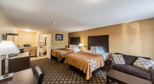 Четырёхместный люкс Relax Inn and Suites Kuttawa Eddyville