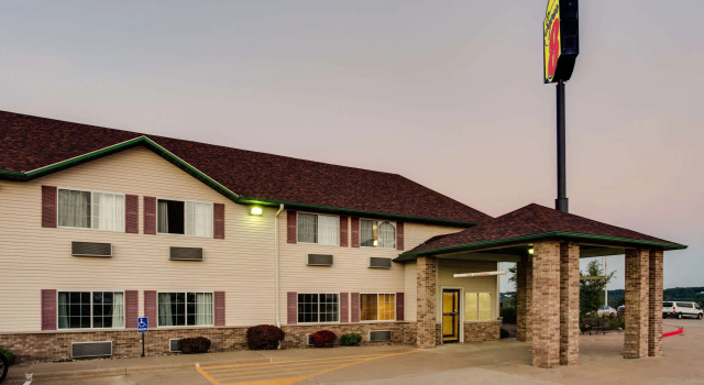 MainStay Suites LeClaire - Quad Cities, Rezerwuj Hotel Le Claire 
