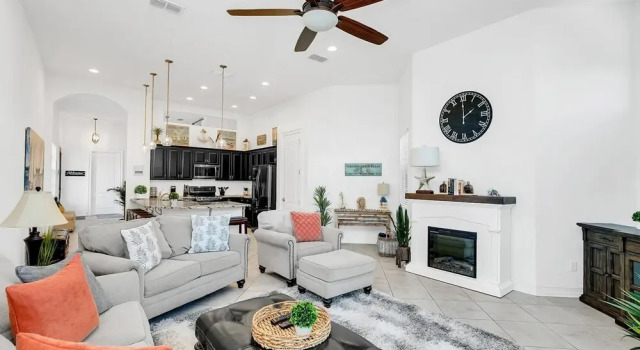 Upscale Private Home 10-min Walk to Canova Beach, Varaa Hotelli Indian Harbour Beach Space Coast