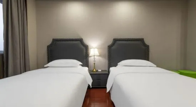 Семейный люкс Cixi SANBI Huayuan Hotel (School of science and technology, Ningbo University)
