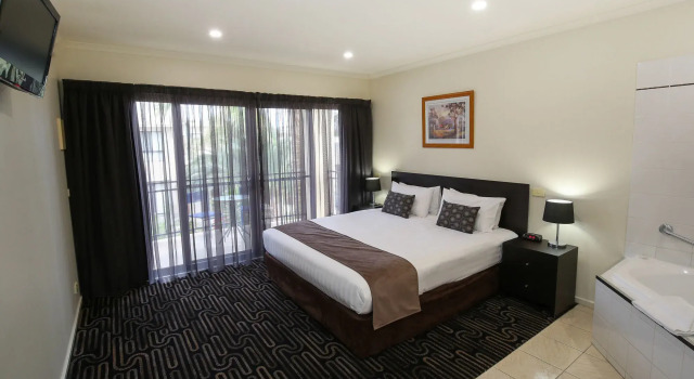 Aquarius All Suite Apartments, Забронировать Апартаменты/квартира Милдьюра Mildura Region, рядом с Торговый центр Central Mildura