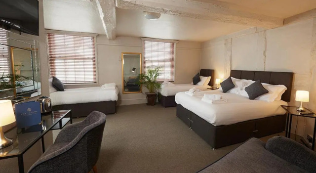 Семейный номер Standard The Falcon Hotel