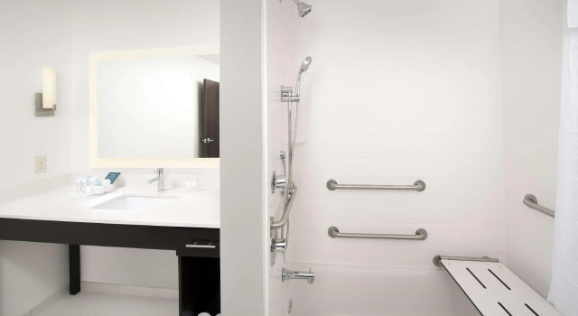 Четырёхместная студия Homewood Suites By Hilton Kansas City Speedway