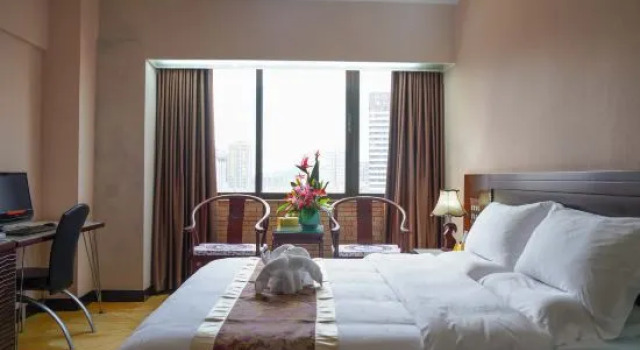 Люкс Deluxe Huatai Hotel