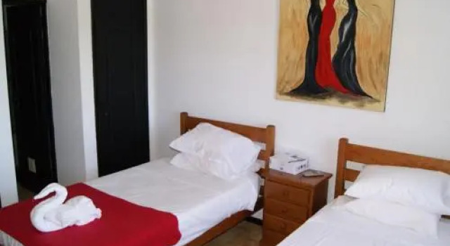''Mi casa, su casa'' Guest House & Coffee House, Забронировать Гостевой дом Отели Тавира с парковкой, рядом с Benamor Golf Course, Парковка