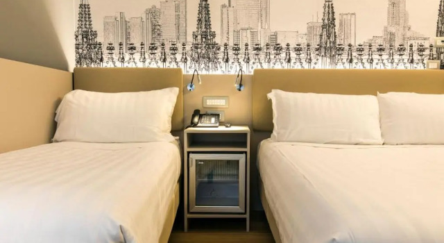 Трёхместный номер 43 Station Hotel