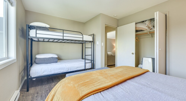 Коттедж с 2 комнатами Pet-friendly Hoquiam Cottage w/ River Access!