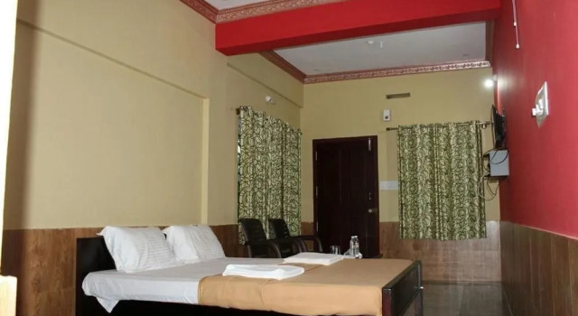 Iroomz Sri Vinayaka Comforts, Varaa Hotelli Hotellit Bangalore pysäköinnillä, Pysäköinti