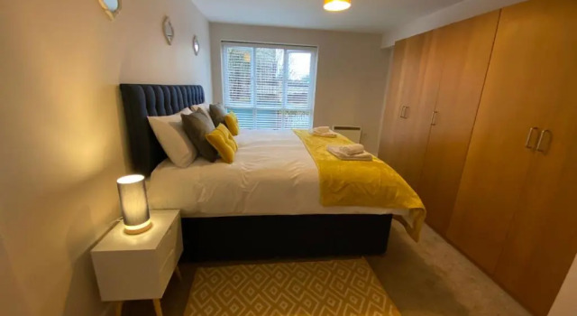 Marie’s Serviced Apartment E, 2bedroom City Stay with River View, Varaa Huoneisto Asunnot kohteessa Merseyside, Huoneisto