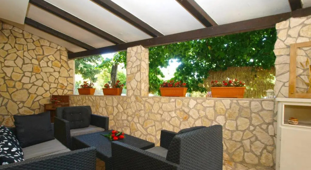 Apartment Alenka 1930, Book Apartment Kamik Istria