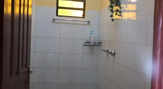 Апартаменты Deluxe Lux Suites Airportview Apartments Kisumu