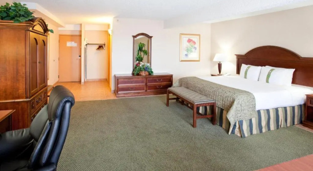 Люкс Holiday Inn Great Falls-Convention Center by IHG