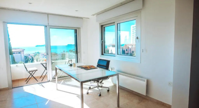 Апартаменты с видом на море Amathus suite with sea view