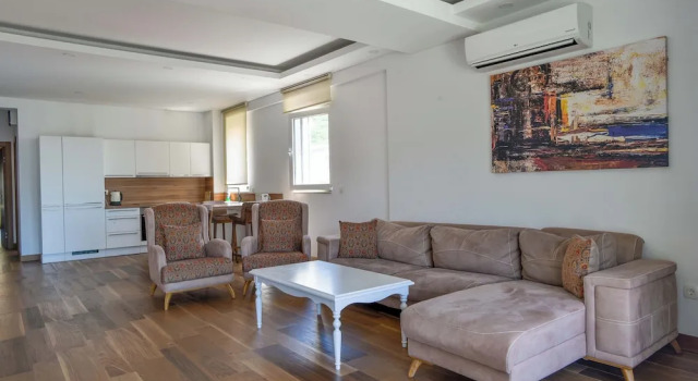 Люкс Royal с 2 комнатами с балконом и с видом на море New Chill and Go Apartments