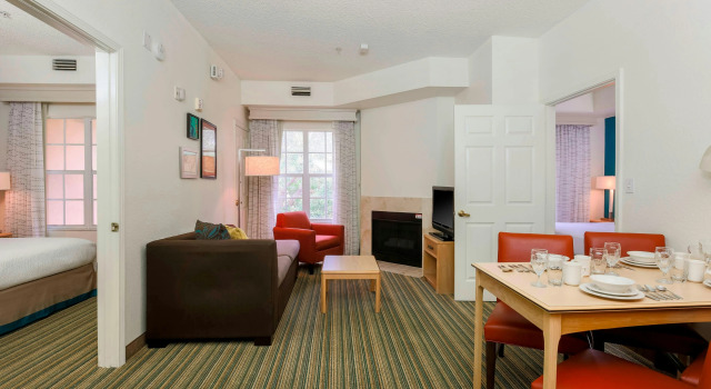 Residence Inn West Palm Beach, Rezerwuj Hotel Hotele w Palm Beach County z parkingiem, Parking
