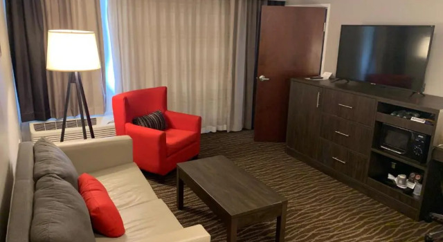Люкс Country Inn & Suites by Radisson, Rochester-Pittsford-Brighton, NY