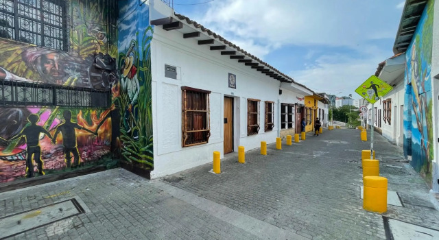 Casa colonial en pleno centro histórico de Cali- Se alquila la casa entera para 12 o 13 personas o por habitaciones