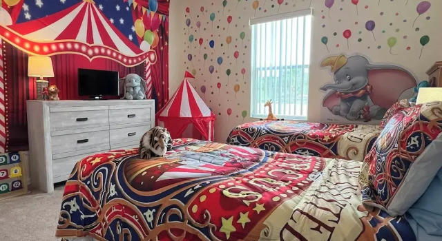 8 Mi to Disney! Villa w/ Heated Pool & Games, Book Villa Villaer i Florida, Villa