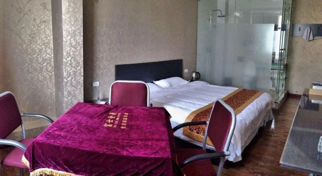 Junjia Express, Book Hotel Hoteller i Jincheng med parkering, Parkering