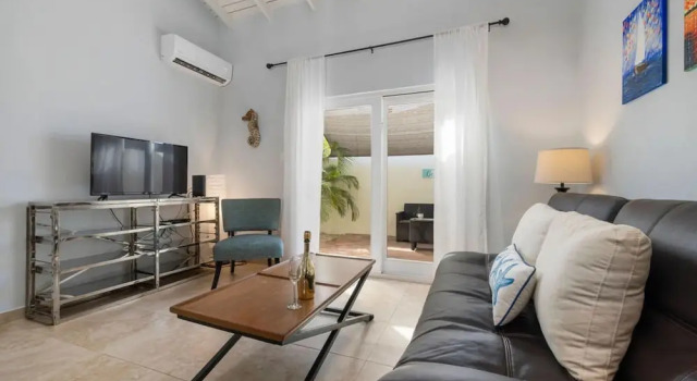 Great Cozy Comfortable Central 2BR 2BA w Pool