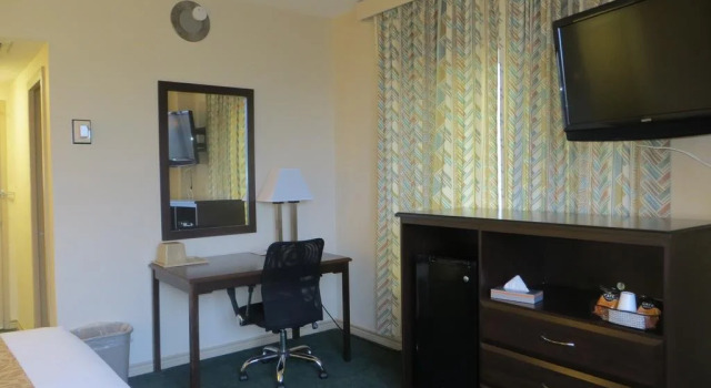 Echo Hotel & Conference Center, Забронировать Отель Эдинберг Rio Grande Valley