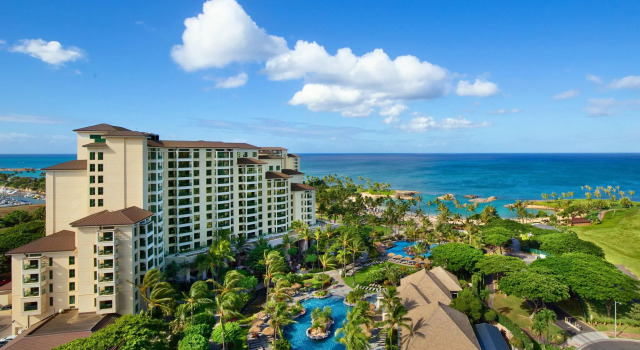 Кровать в общем номере Мансарда Marriotts Ko Olina Beach Club