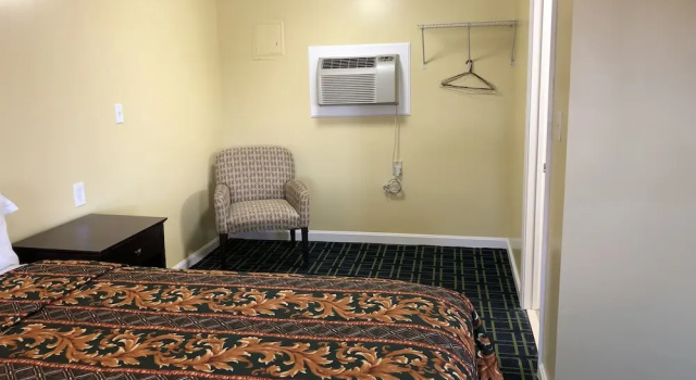 Четырёхместный номер Standard Rosewood Motel