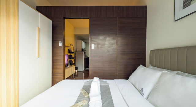 Номер Standard с балконом GemstoneBR in SMDC Air Residences