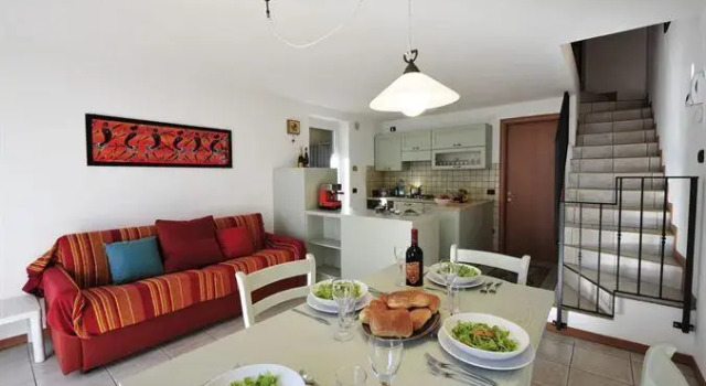 Residenza Vercana Apartments, Book Apartment Hotels in Como with a Pool, Swimming Pool
