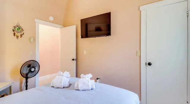 Hike, Golf & Explore: Pocono Pines Townhome, Buchen Sie Ferienwohnung  