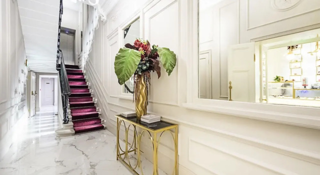 Billionaire Suites Kensington