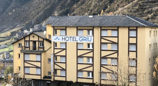 Hermus Hotel, Забронировать Отель Отели Грандвалира с парковкой, Парковка