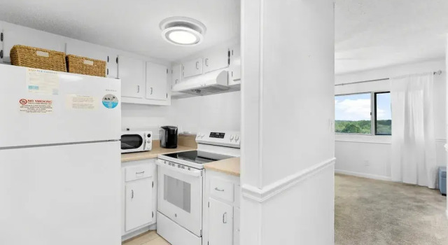 Номер Standard c 1 комнатой с балконом и рядом с пляжем Pinnacle Port Condos