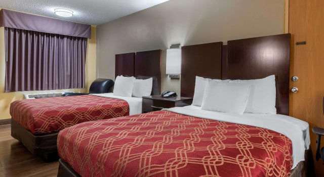 Четырёхместный номер Standard Econo Lodge Lexington Southeast