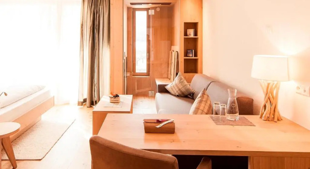 Люкс с балконом Hotel Petrus