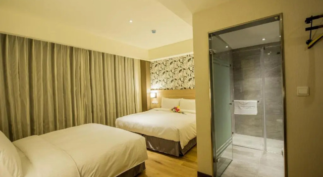Четырёхместный номер Deluxe Lucky Apple Hotel