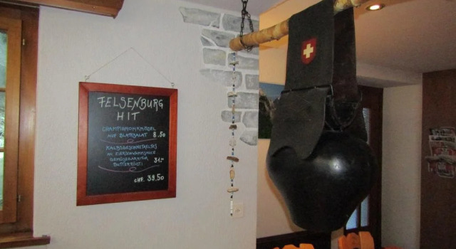 Restaurant Felsenburg, Varaa Hotelli Kandergrund Kandertal