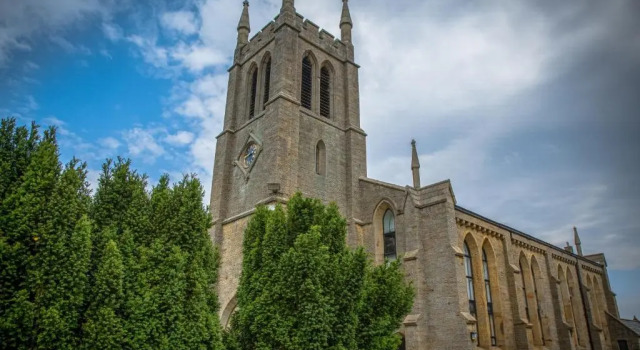 Central Penthouse in Converted Church - Free parking - Free WiFi