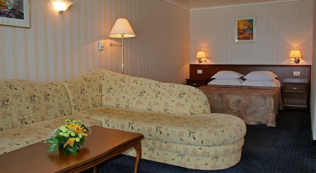 Полулюкс Imperial Hotel, Riviera Holiday Club