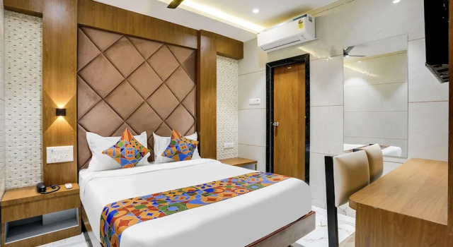 Номер Deluxe FabHotel Regal Residency