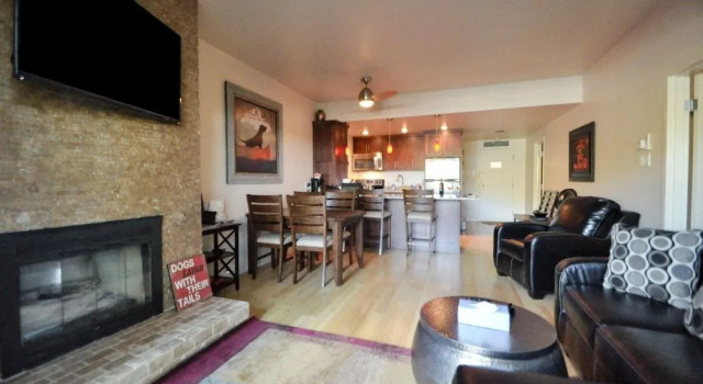 2BR Condo in Perfect Location by RedAwning, Забронировать Отель Отели Парк-Сити 3 звезды, рядом с Park City Parking, 3*