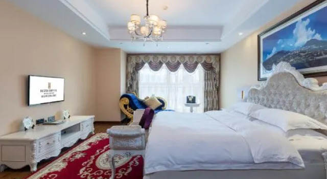 Люкс Superior River & Holiday Rezen Hotel Pengshui