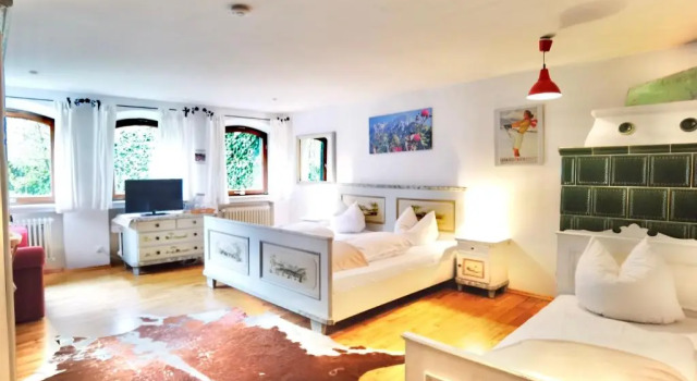 Camera Standard Pension Karner