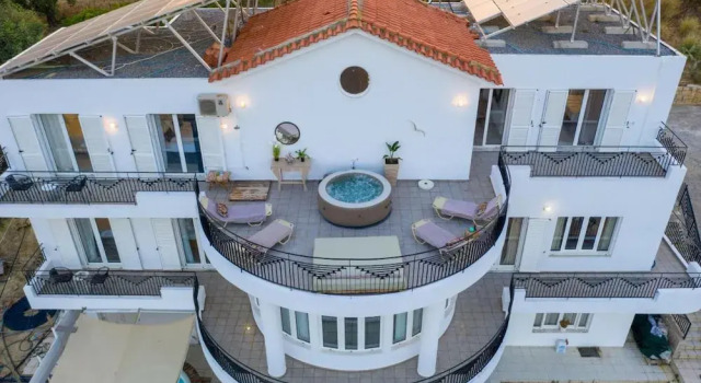 White House Chersonisos With Private Swimming Pool