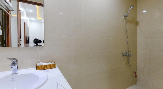 Royal Hotel District 2, Забронировать Отель Недорогие отели Района 2, недорого