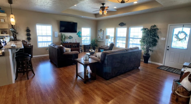 1 Van Sant 3 Bedrooms 1 Bathroom Home, Rezerwuj Dom wakacyjny Crystal Beach Houston