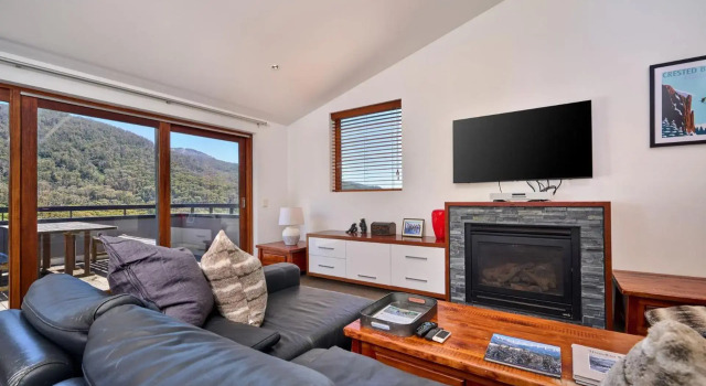 Elevation 3 bedroom and loft penthouse with gas fire and alpine views