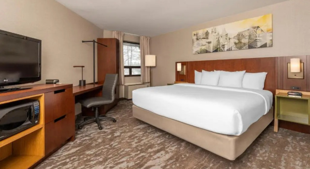 Номер Superior Comfort Inn Hamilton - Stoney Creek